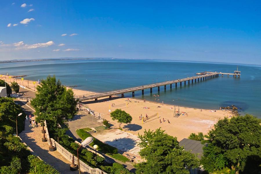 Funny-Gunny Room To The Sea Garden Burgas City Exterior foto